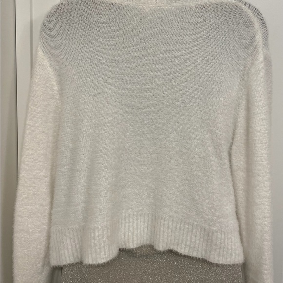 Kizz Cream Crop Fuzzy Sweater - Size L - Picture 6 of 8